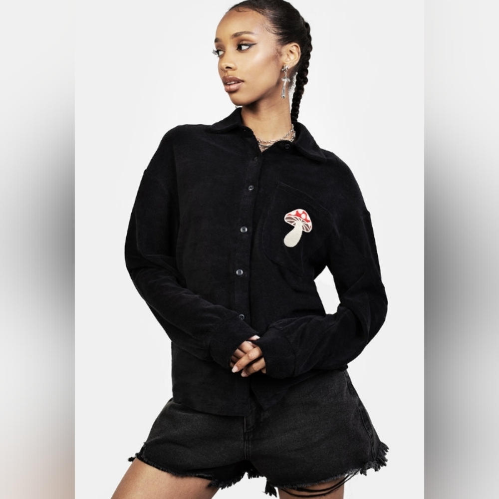 Disturbia Amanita button up shirt